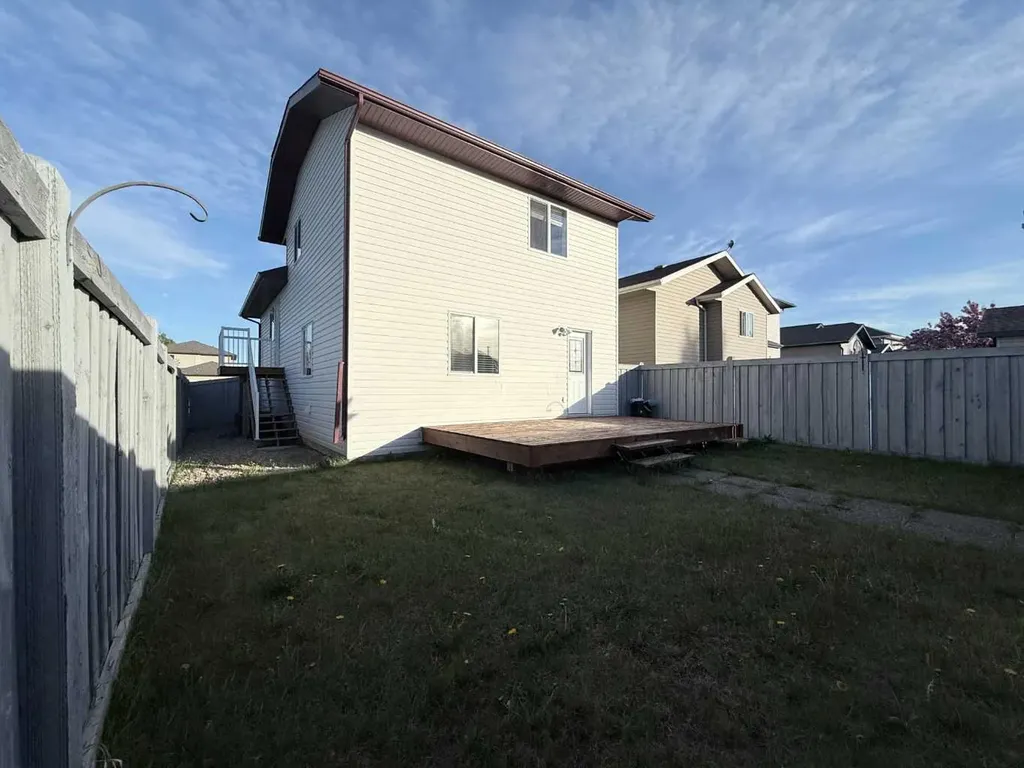 194 Pinnacle Drive Grande Prairie AB T8W 2Z3