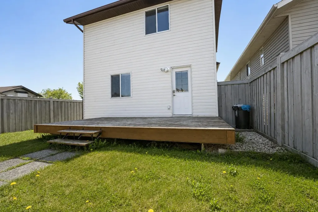 194 Pinnacle Drive Grande Prairie AB T8W 2Z3