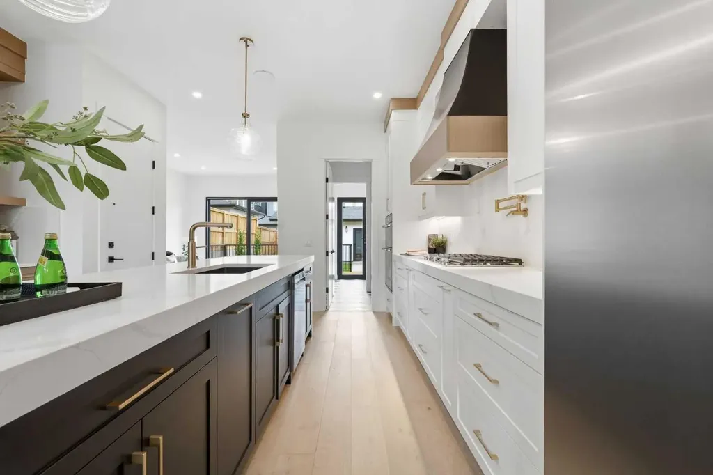 1429 26a Street SW Calgary AB T3C 1K9