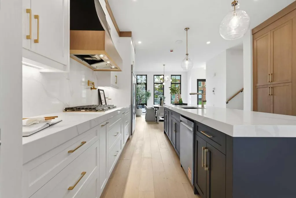 1429 26a Street SW Calgary AB T3C 1K9