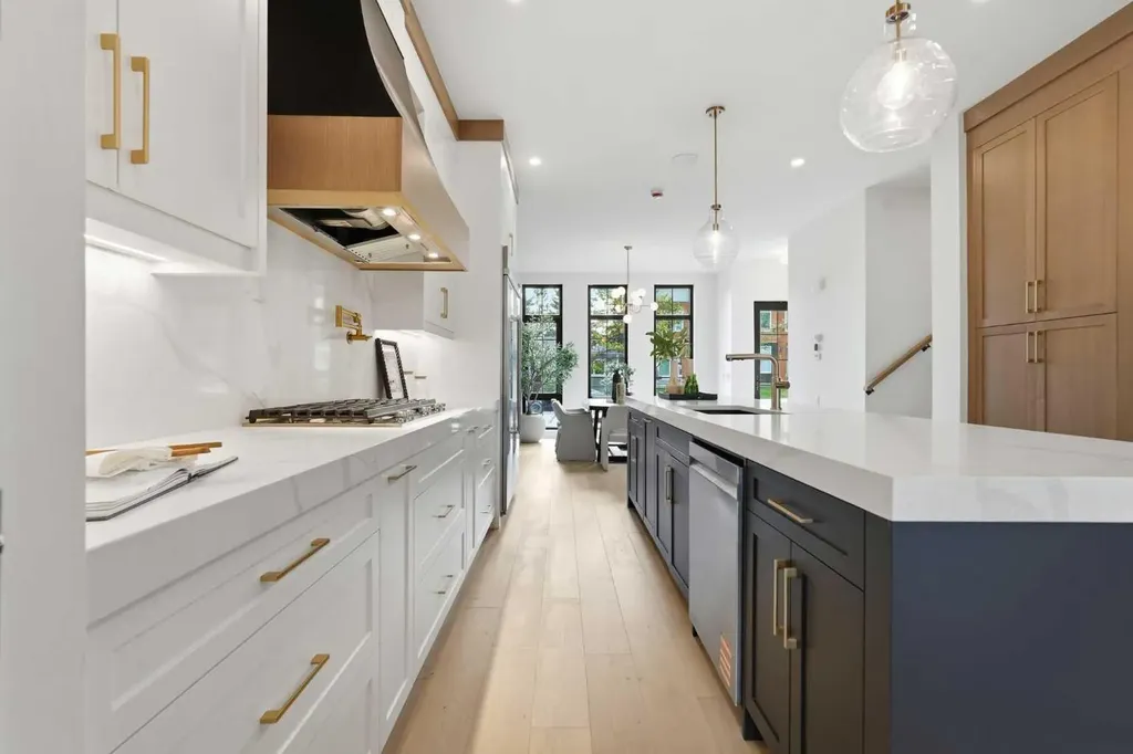 1429 26a Street SW Calgary AB T3C 1K9