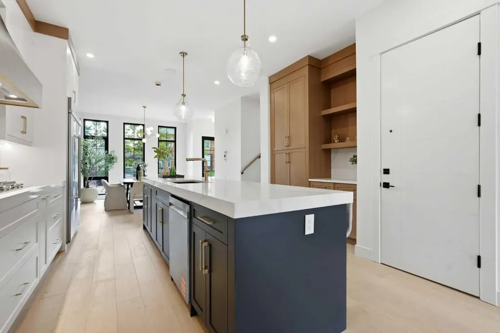 1429 26a Street SW Calgary AB T3C 1K9