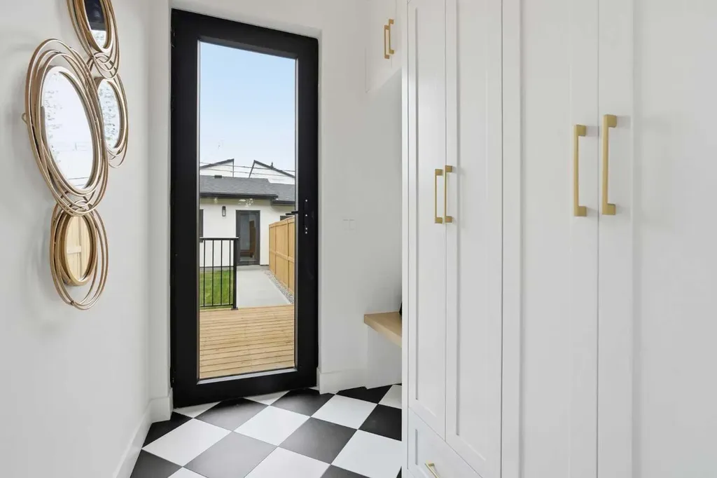 1429 26a Street SW Calgary AB T3C 1K9