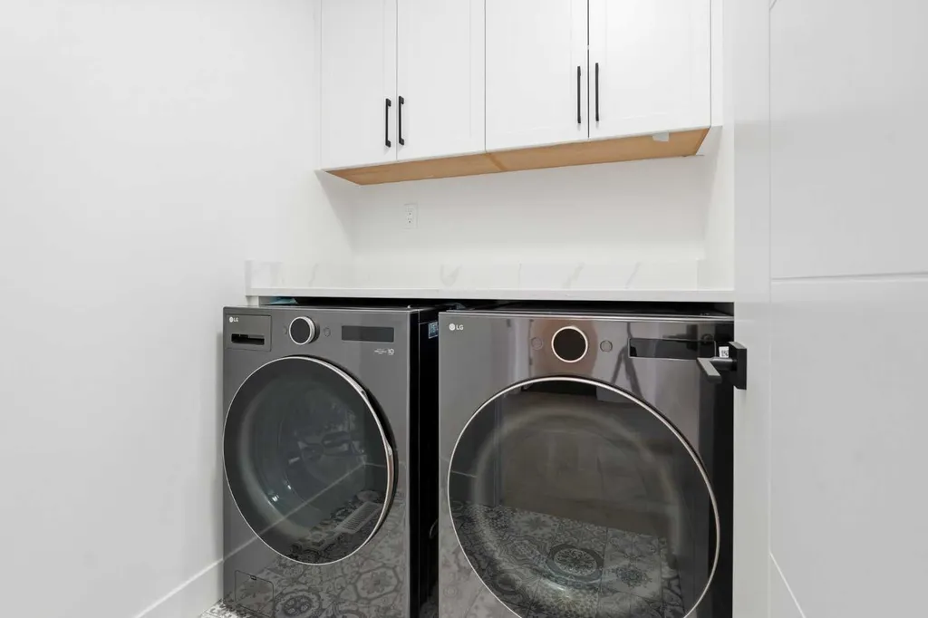 1429 26a Street SW Calgary AB T3C 1K9