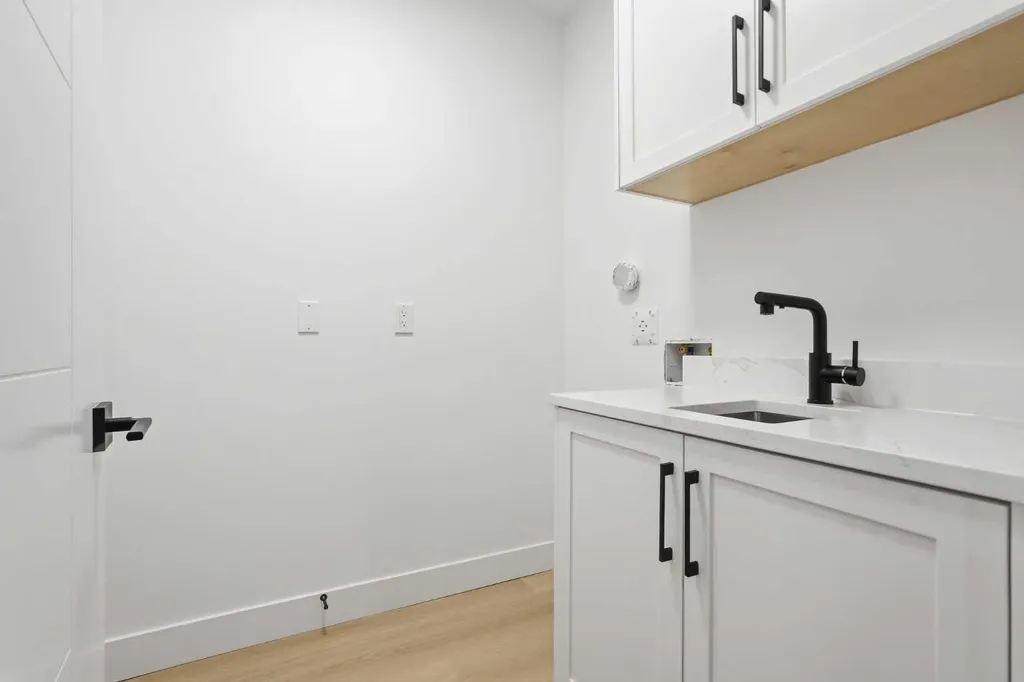 1429 26a Street SW Calgary AB T3C 1K9