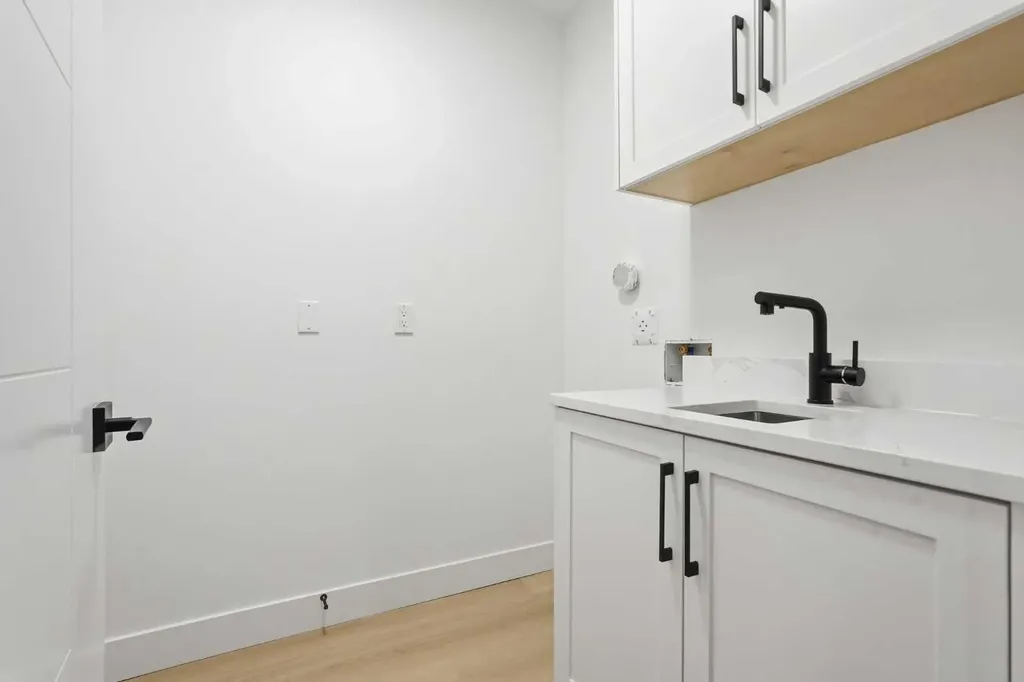 1429 26a Street SW Calgary AB T3C 1K9