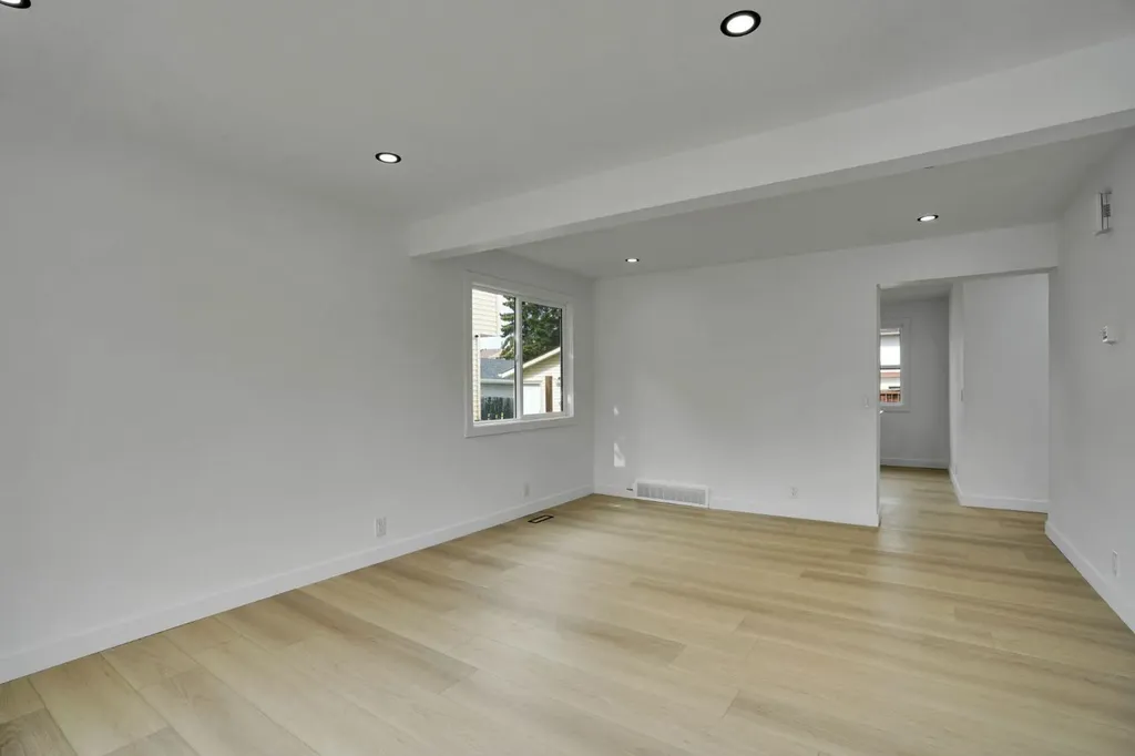 6471 54 Street NE Calgary AB T3J 1Z4
