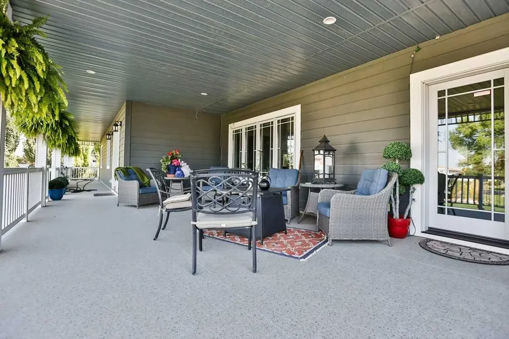 2908 48 Avenue S Lethbridge AB T1K 7B3