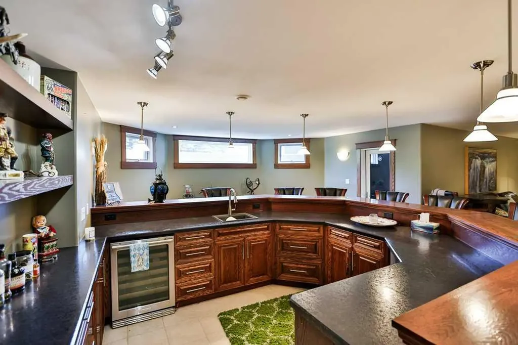 2908 48 Avenue S Lethbridge AB T1K 7B3