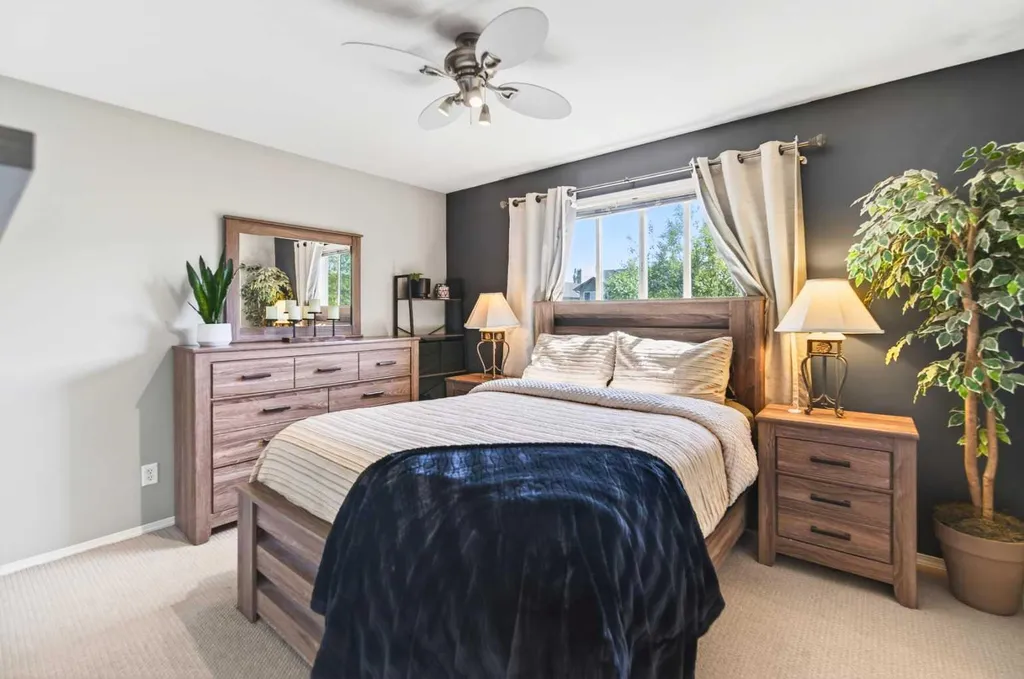 32 Reynolds Road Sylvan Lake AB T4S 0C2