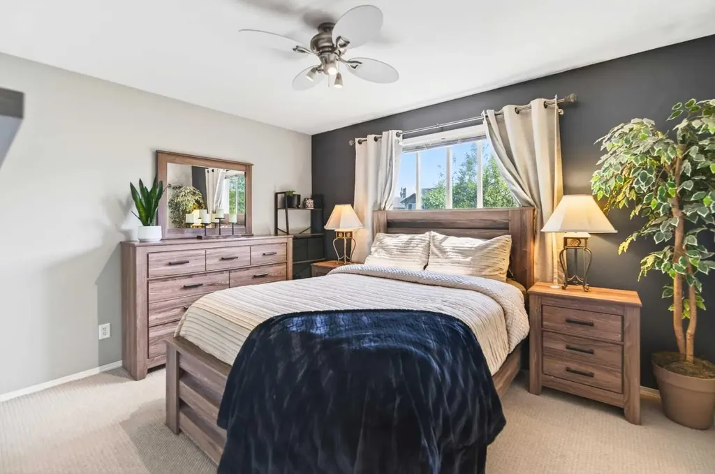 32 Reynolds Road Sylvan Lake AB T4S 0C2