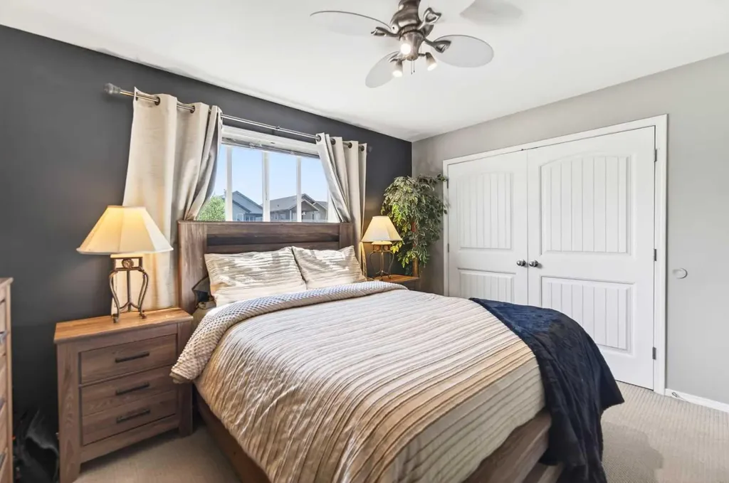 32 Reynolds Road Sylvan Lake AB T4S 0C2
