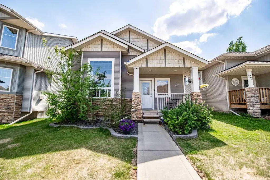 32 Reynolds Road Sylvan Lake AB T4S 0C2
