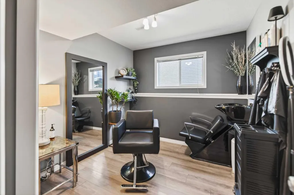 32 Reynolds Road Sylvan Lake AB T4S 0C2