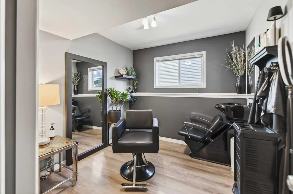 32 Reynolds Road Sylvan Lake AB T4S 0C2