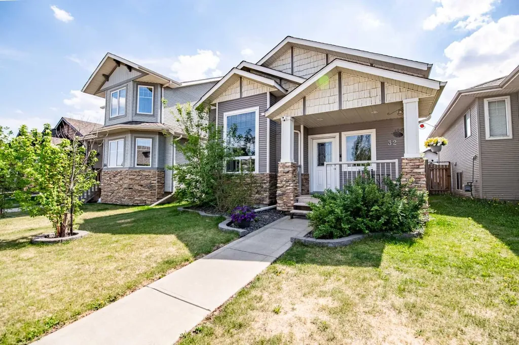 32 Reynolds Road Sylvan Lake AB T4S 0C2