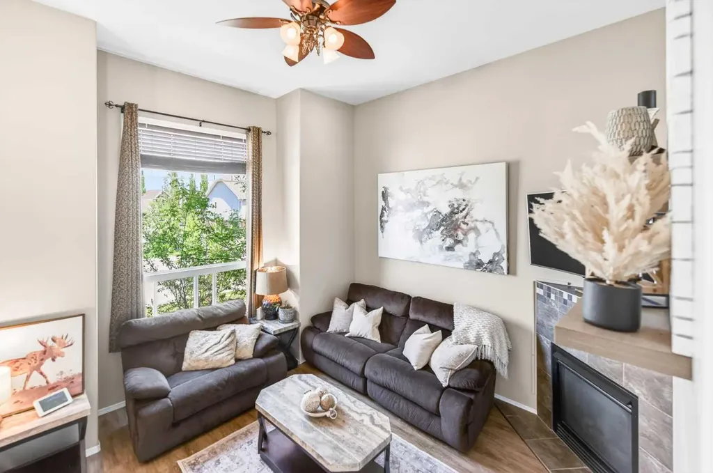 32 Reynolds Road Sylvan Lake AB T4S 0C2