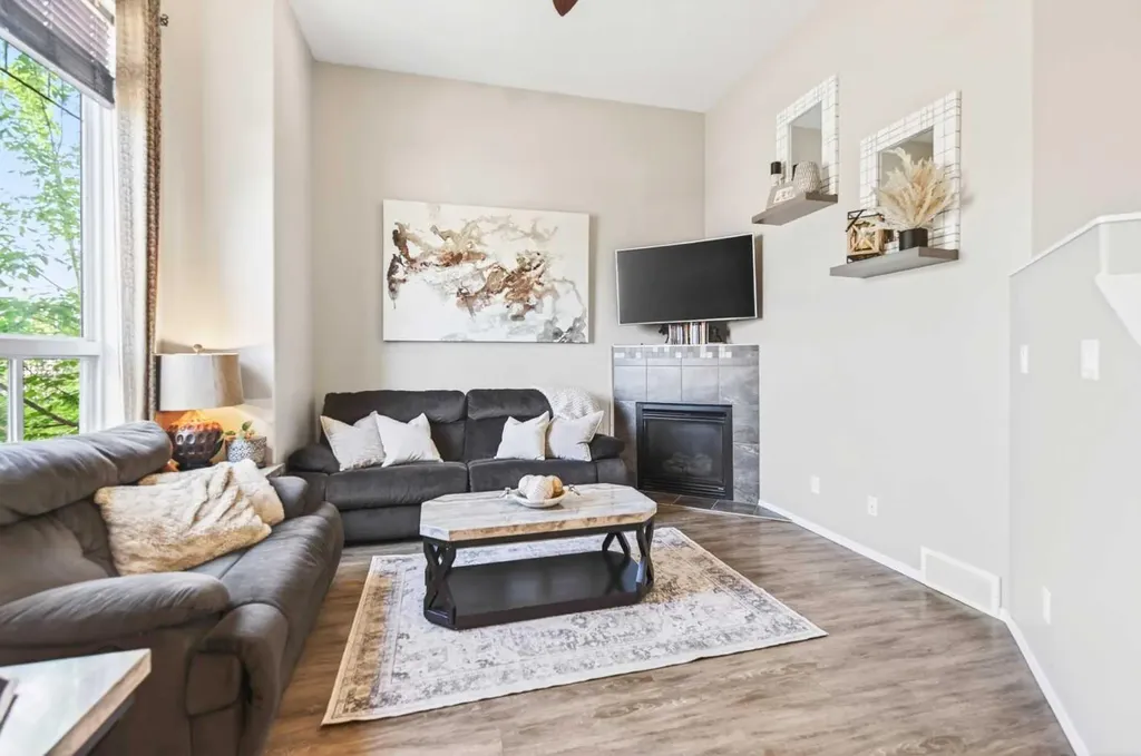 32 Reynolds Road Sylvan Lake AB T4S 0C2
