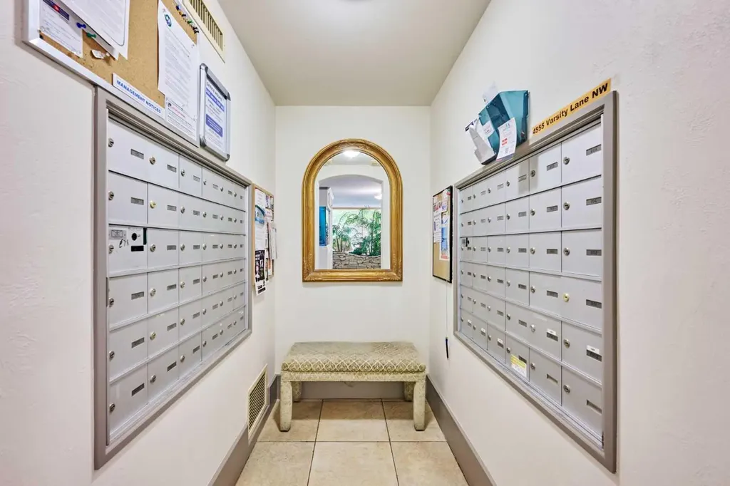 4555 Varsity Lane NW Calgary AB T3A 2V6