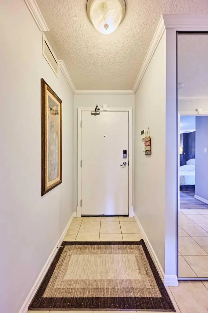 4555 Varsity Lane NW Calgary AB T3A 2V6
