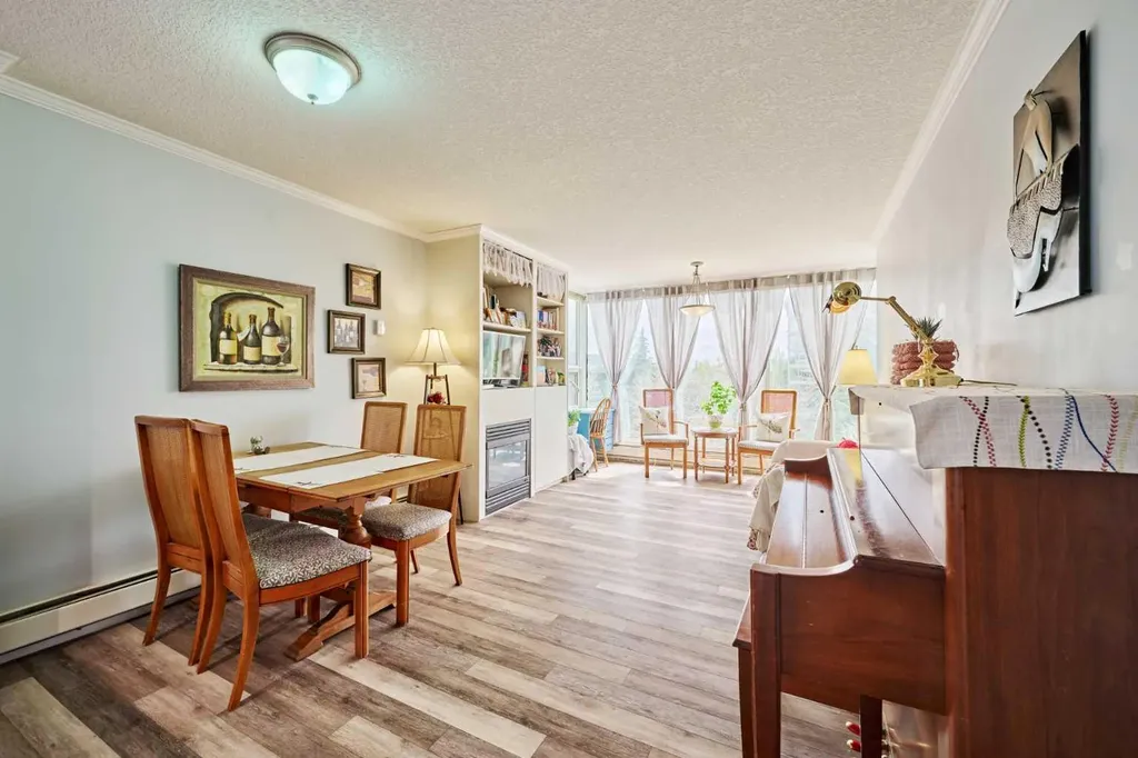 4555 Varsity Lane NW Calgary AB T3A 2V6
