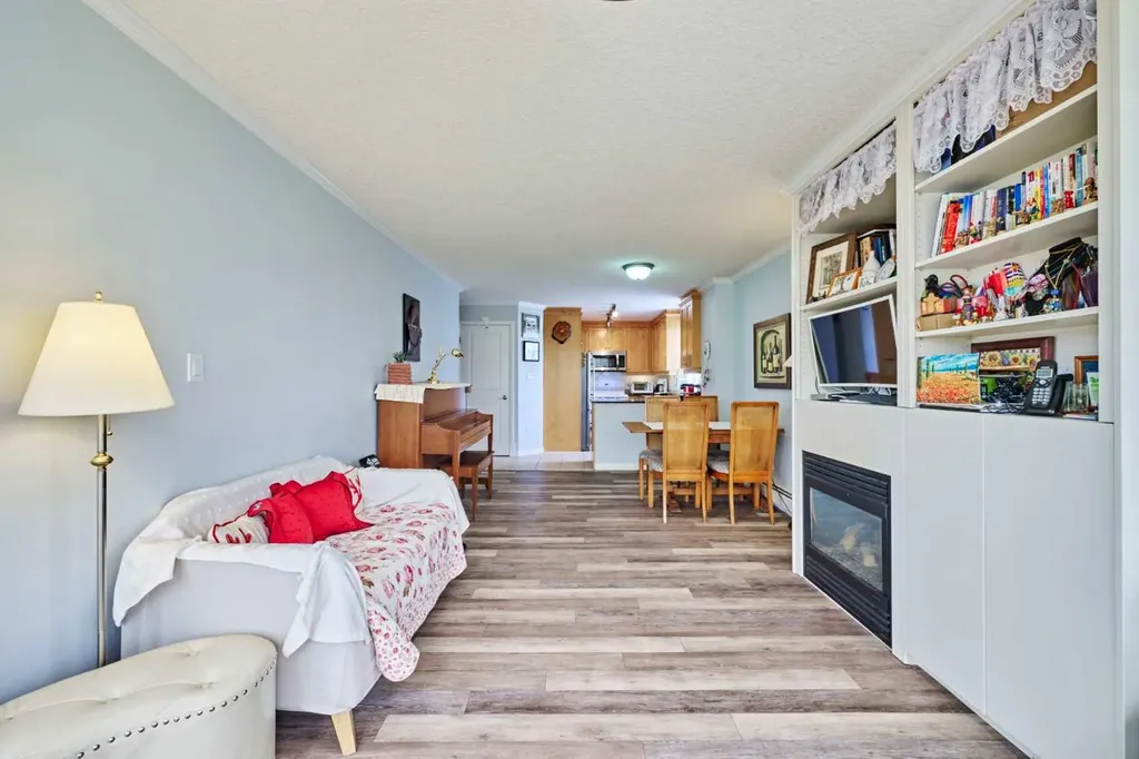 4555 Varsity Lane NW Calgary AB T3A 2V6