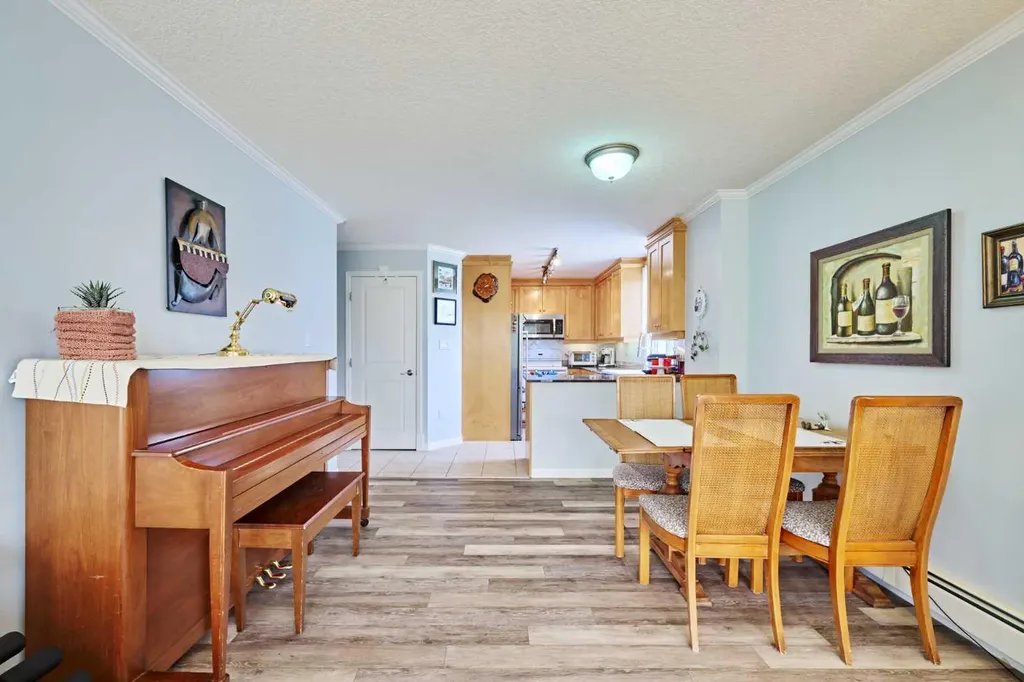 4555 Varsity Lane NW Calgary AB T3A 2V6