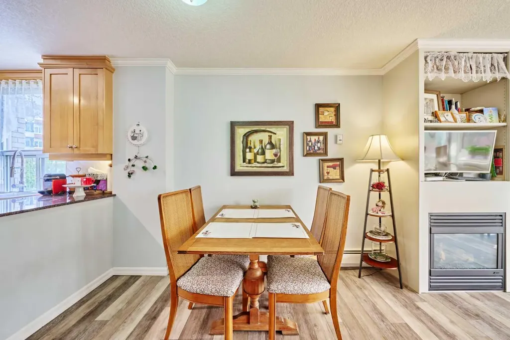 4555 Varsity Lane NW Calgary AB T3A 2V6