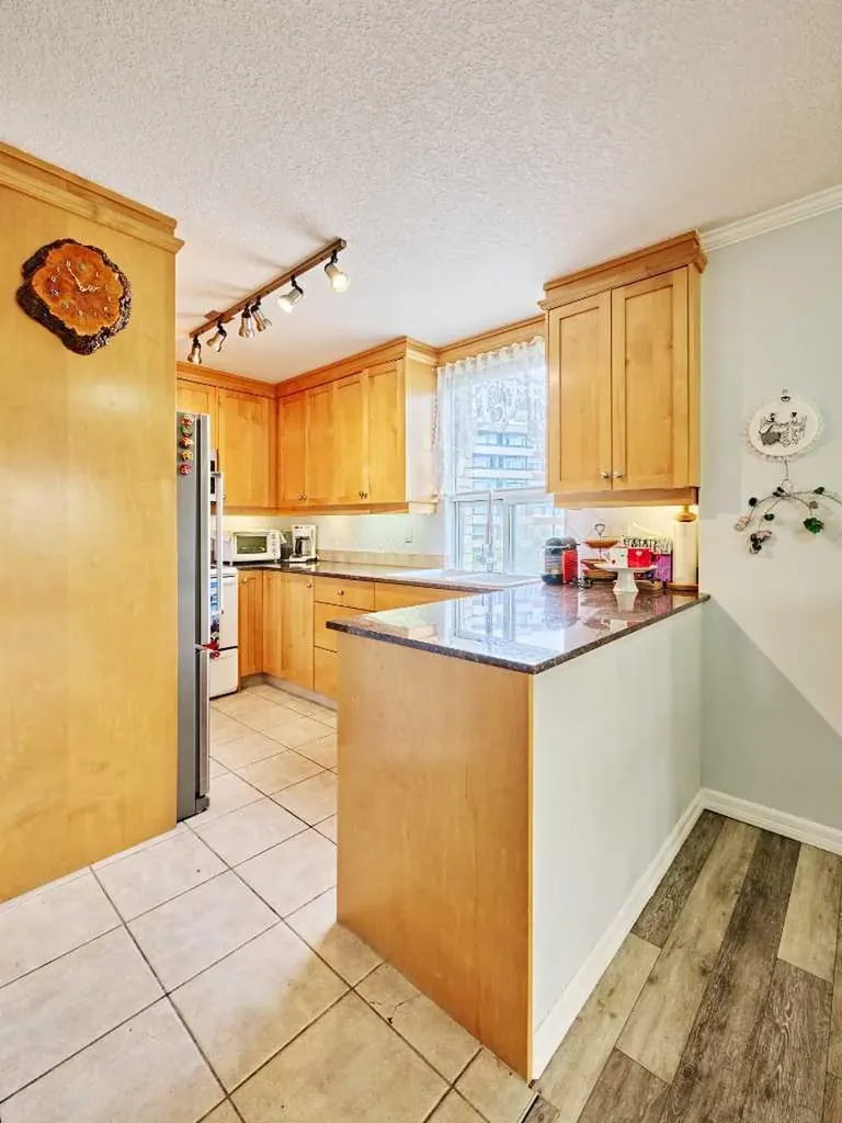 4555 Varsity Lane NW Calgary AB T3A 2V6