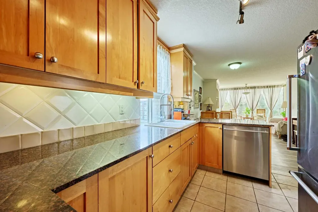 4555 Varsity Lane NW Calgary AB T3A 2V6