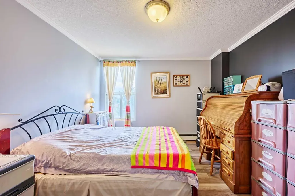 4555 Varsity Lane NW Calgary AB T3A 2V6