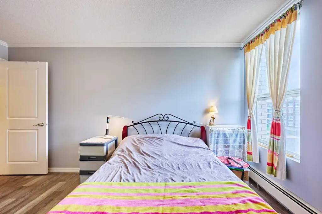 4555 Varsity Lane NW Calgary AB T3A 2V6