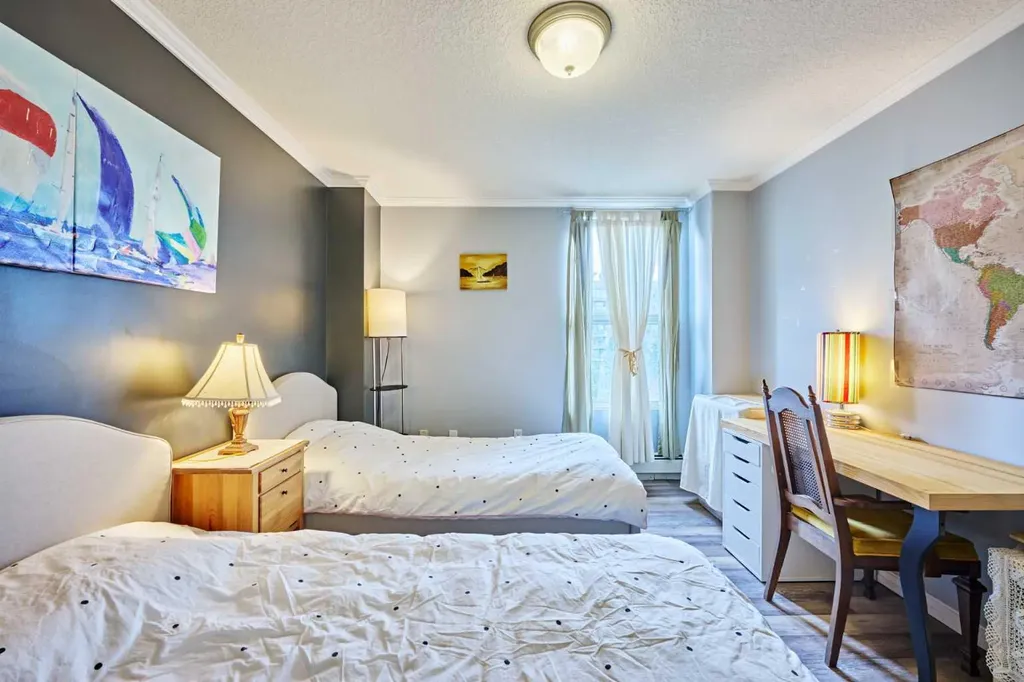 4555 Varsity Lane NW Calgary AB T3A 2V6