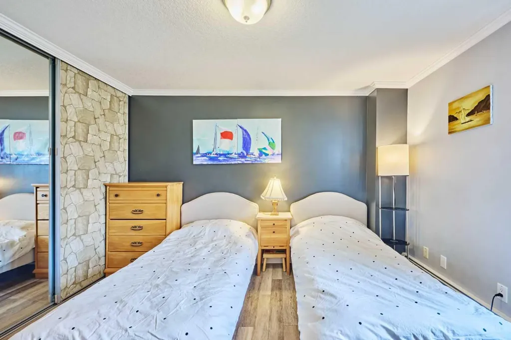 4555 Varsity Lane NW Calgary AB T3A 2V6