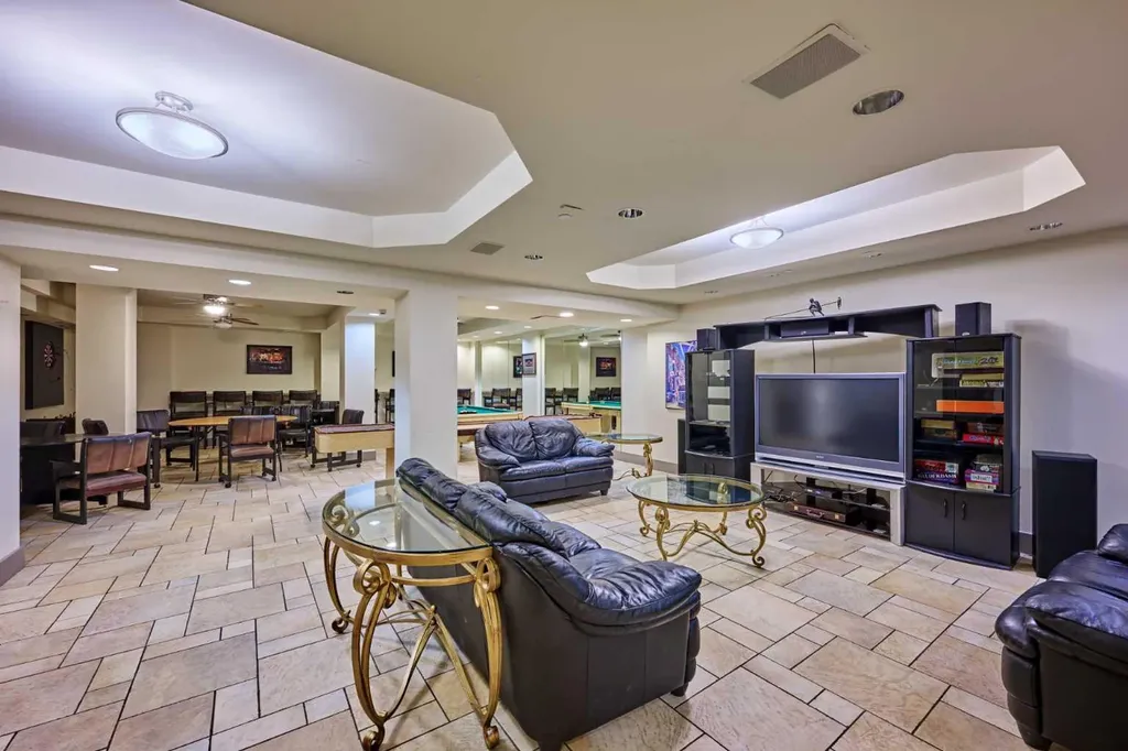 4555 Varsity Lane NW Calgary AB T3A 2V6
