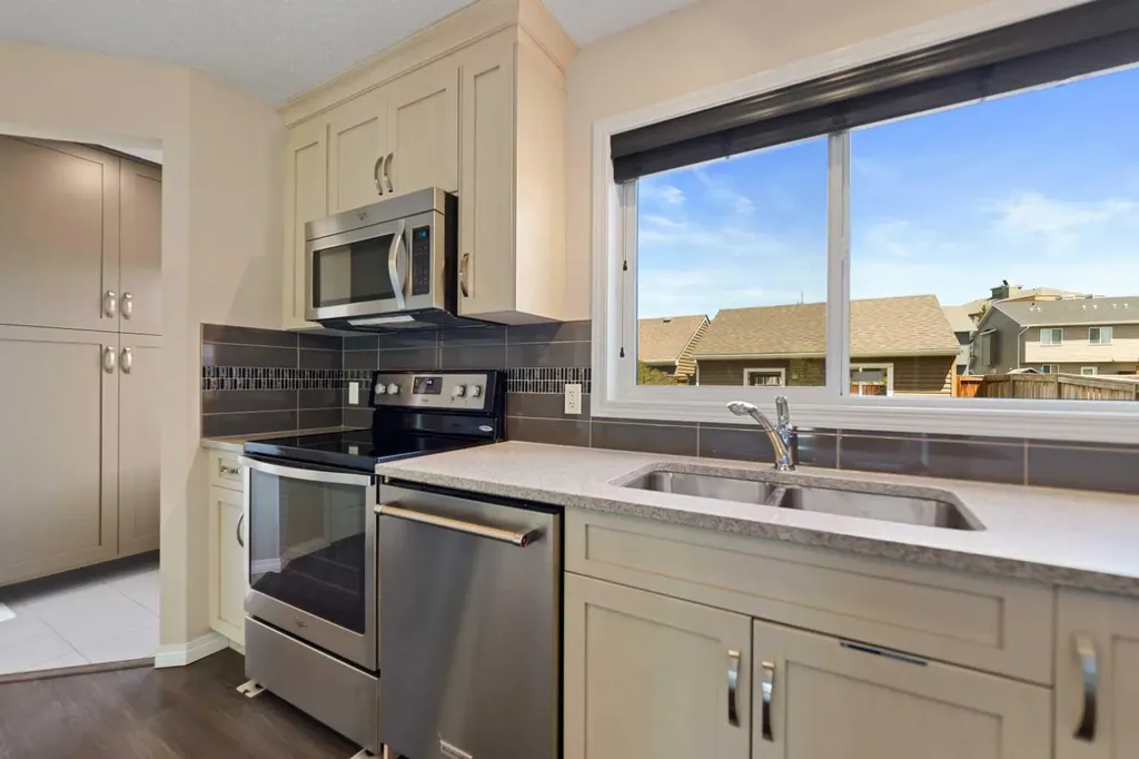 456 Auburn Bay Avenue SE Calgary AB T3M 1Y5
