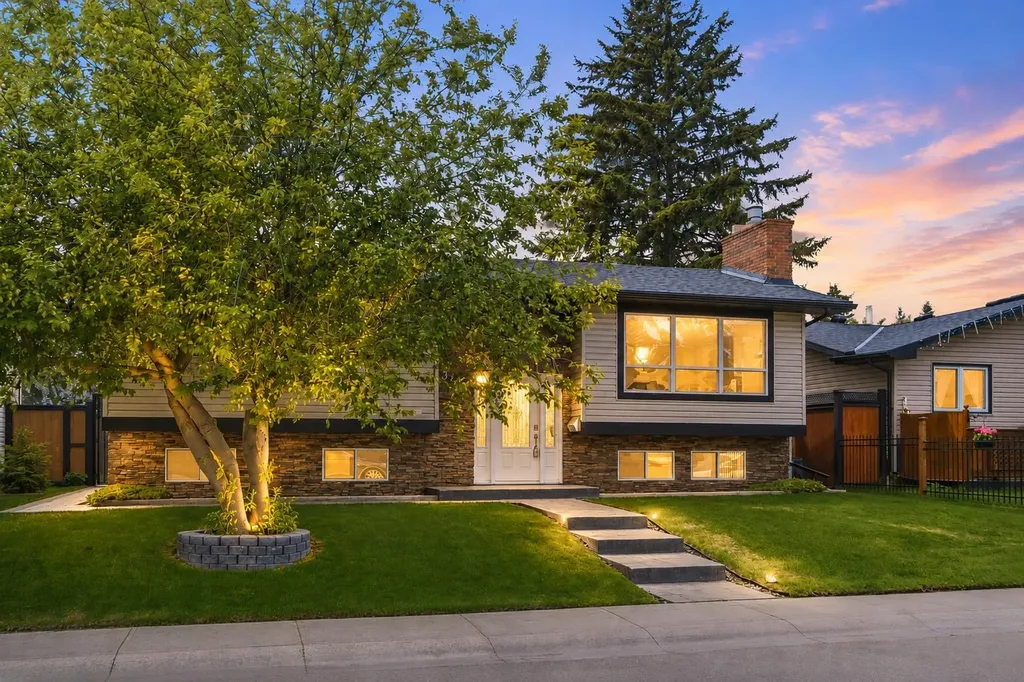 351 Queen Charlotte Road SE Calgary AB T2J4H5