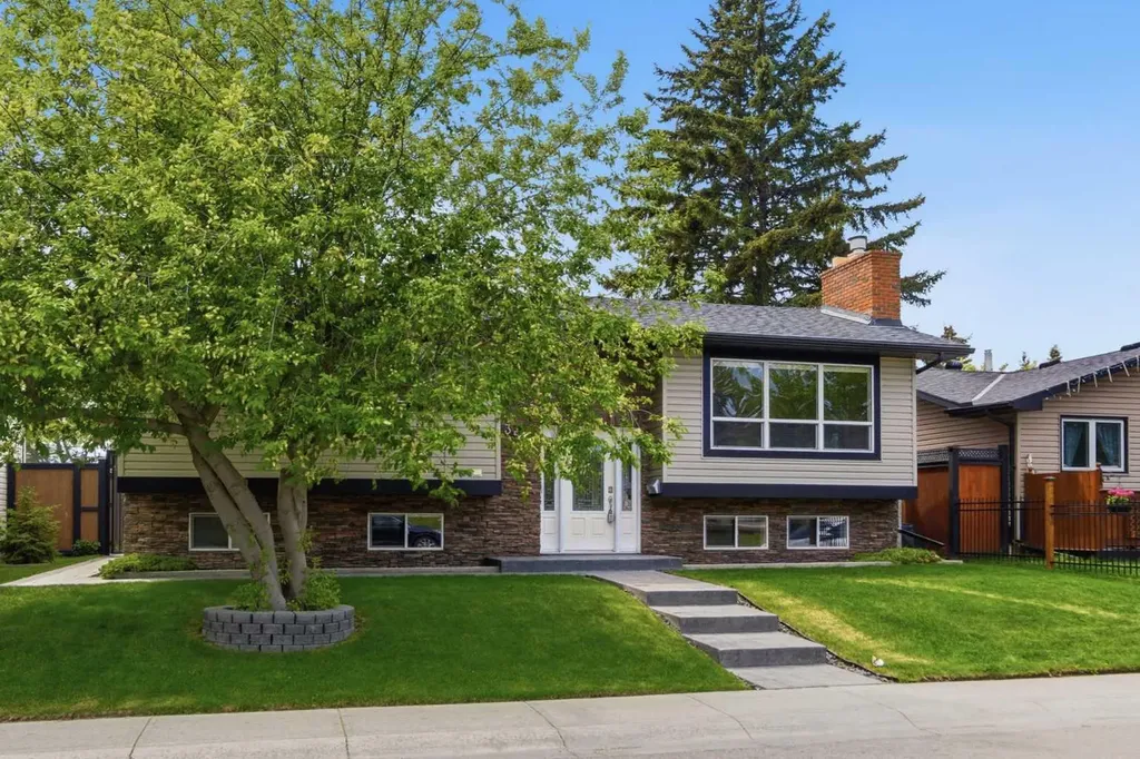 351 Queen Charlotte Road SE Calgary AB T2J4H5