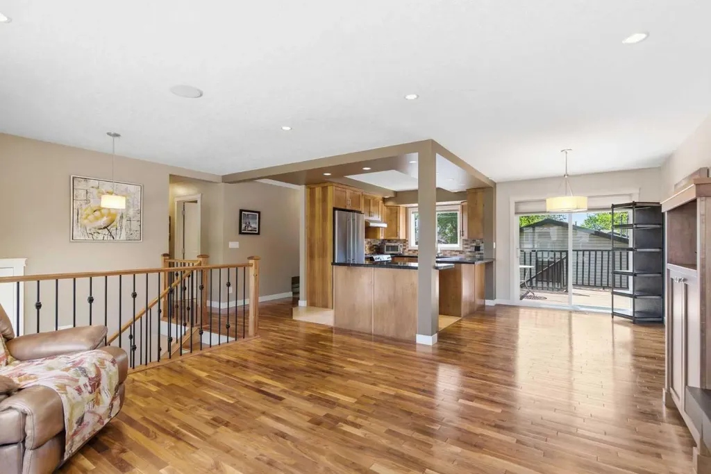 351 Queen Charlotte Road SE Calgary AB T2J4H5