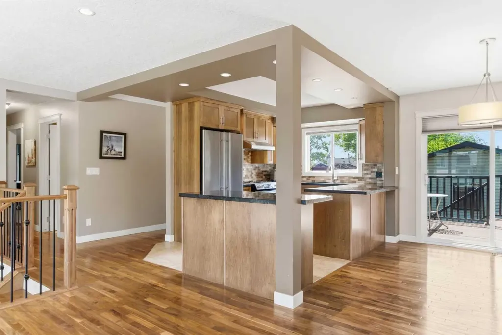351 Queen Charlotte Road SE Calgary AB T2J4H5