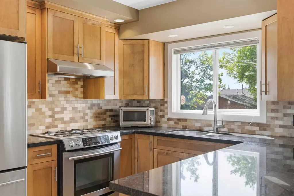 351 Queen Charlotte Road SE Calgary AB T2J4H5
