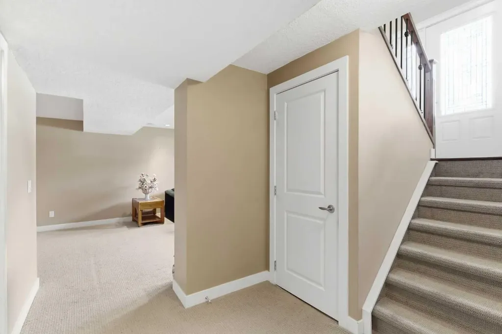 351 Queen Charlotte Road SE Calgary AB T2J4H5