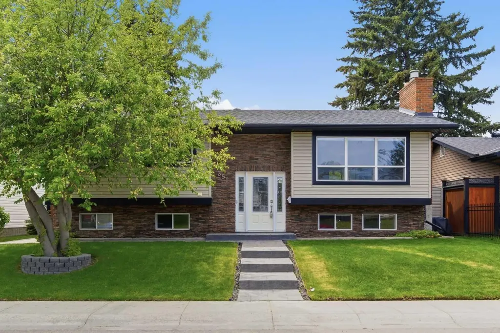 351 Queen Charlotte Road SE Calgary AB T2J4H5