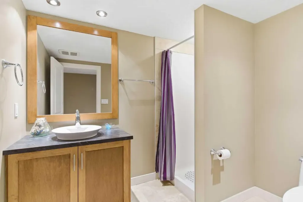 351 Queen Charlotte Road SE Calgary AB T2J4H5
