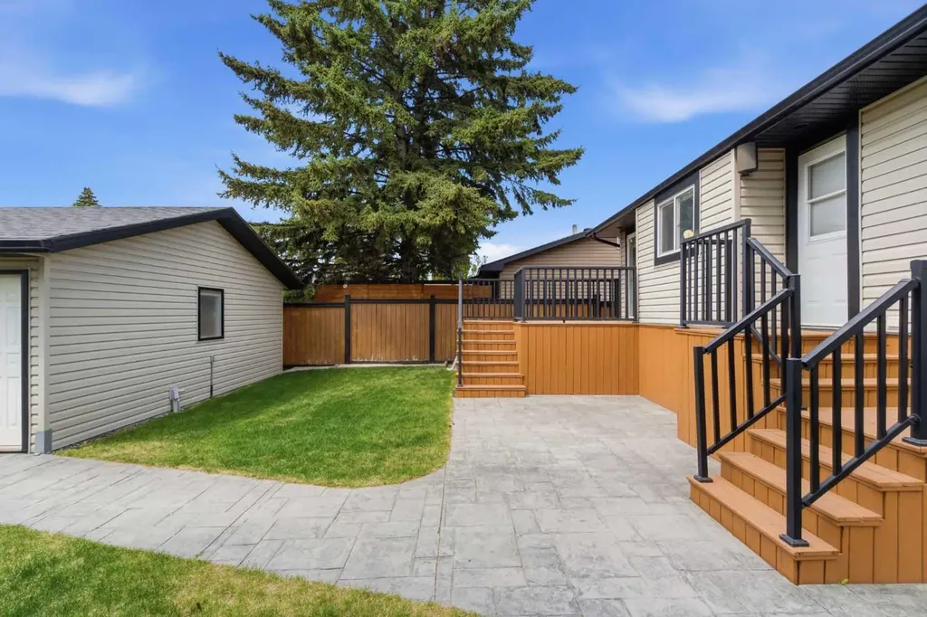 351 Queen Charlotte Road SE Calgary AB T2J4H5