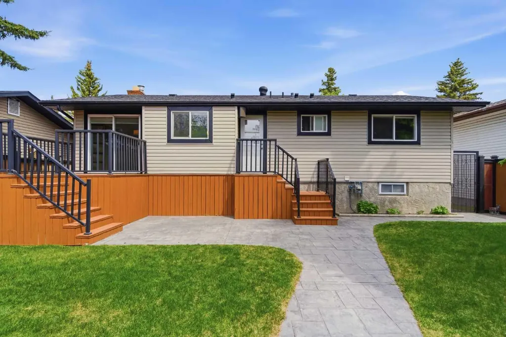 351 Queen Charlotte Road SE Calgary AB T2J4H5
