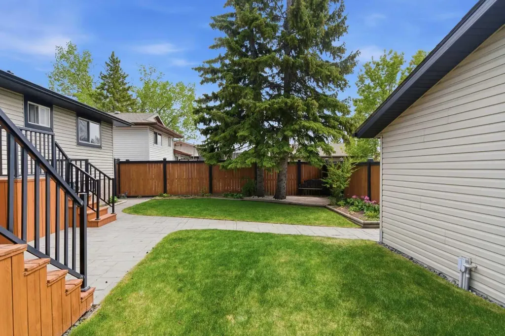 351 Queen Charlotte Road SE Calgary AB T2J4H5