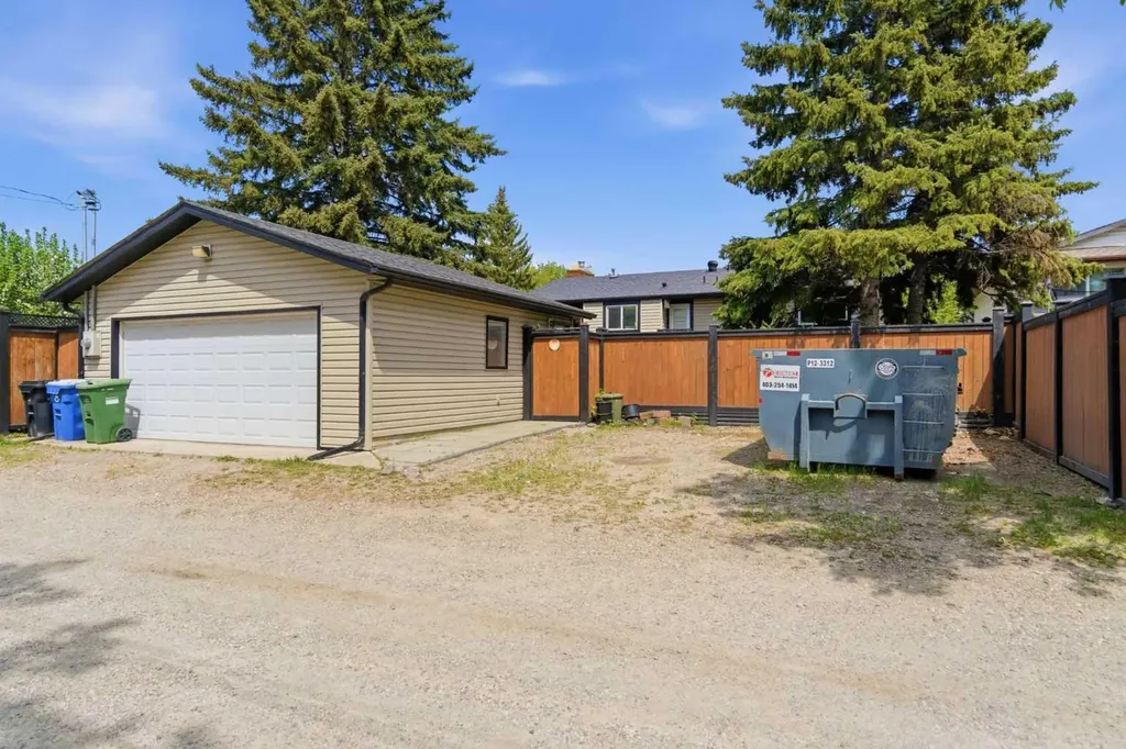 351 Queen Charlotte Road SE Calgary AB T2J4H5