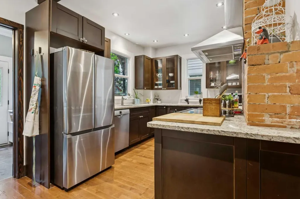 533 22 Avenue SW Calgary AB T2S 0H5