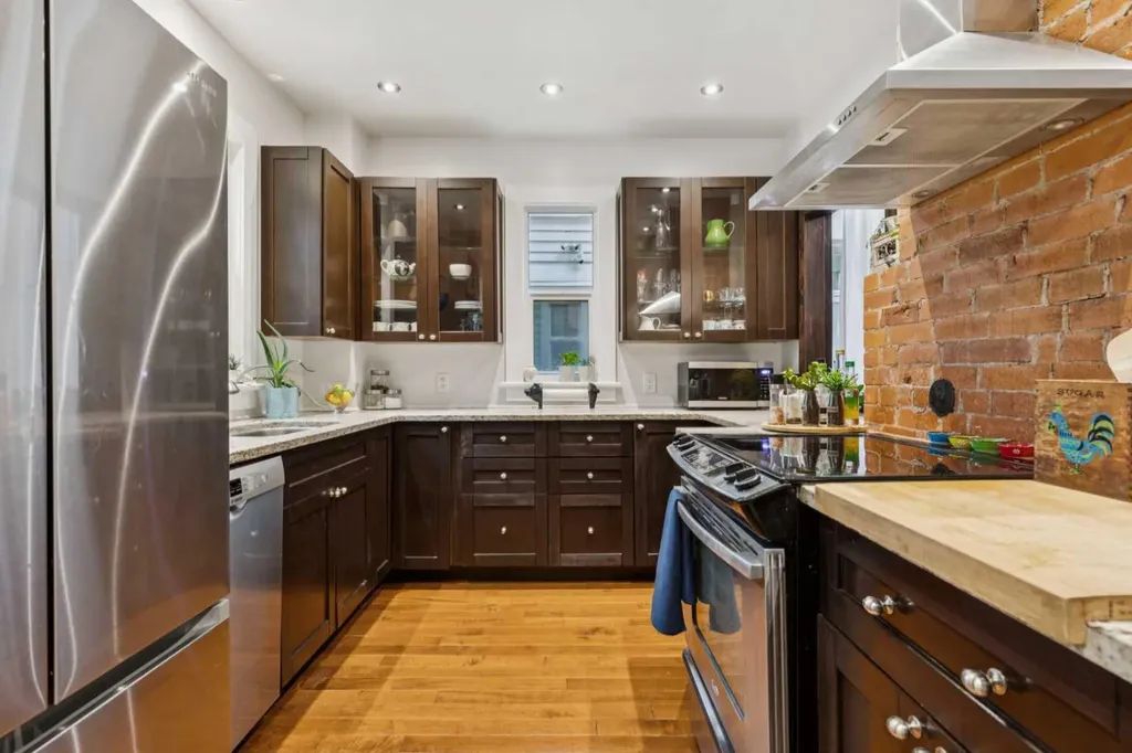 533 22 Avenue SW Calgary AB T2S 0H5